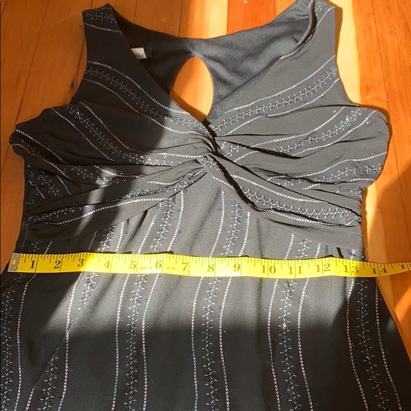 Black Bali Flattering Body Con Dress - Picture 7 of 9
